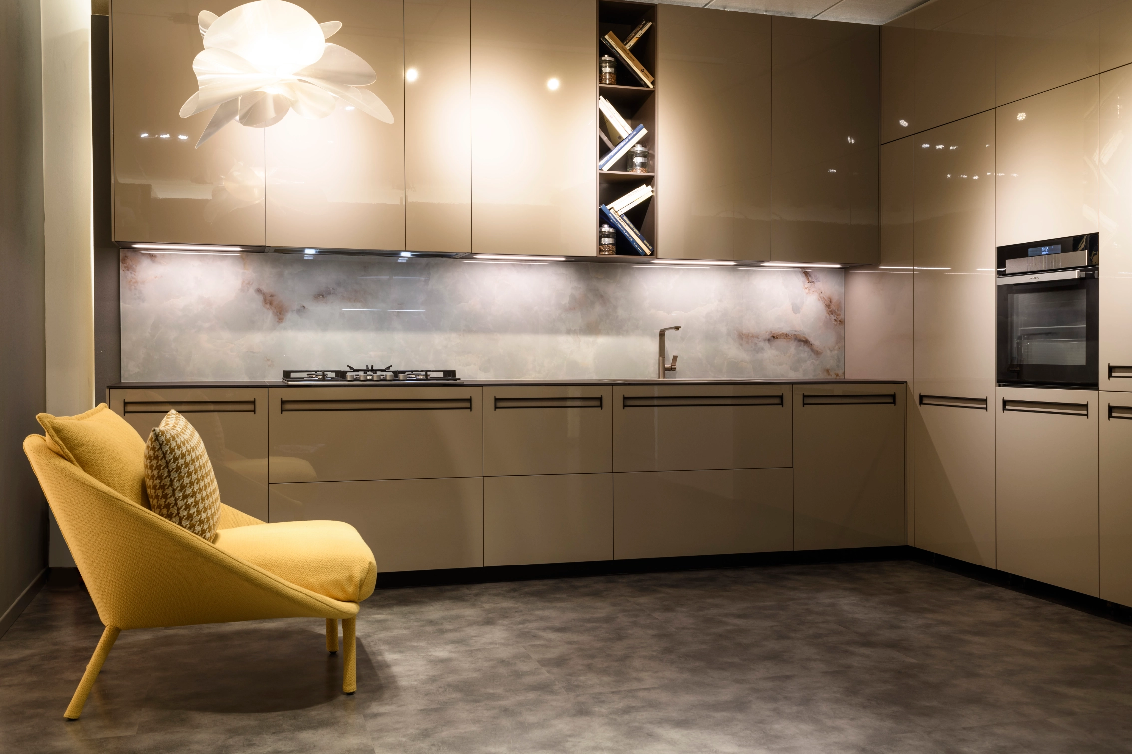 Cucina contemporanea con superfici ARTkitchens in vetro e Dekton